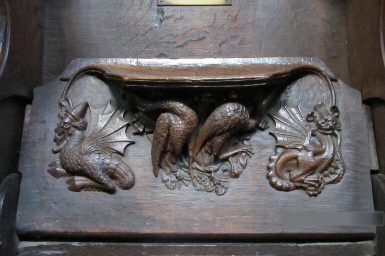 A carved misericord in the choir stalls